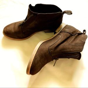 Diba brown ankle boots
